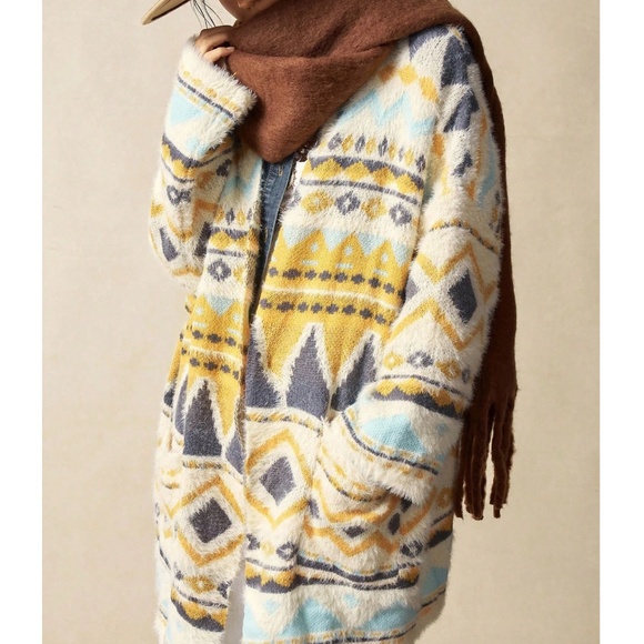 Cozy Geo Print Open Oversized Fuzzy Knit Cardigan - Picture 3 of 6